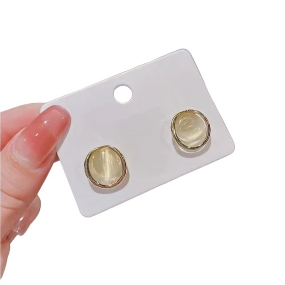 925 Silver Opal Center Round Stud Earrings - Picture 5 of 7